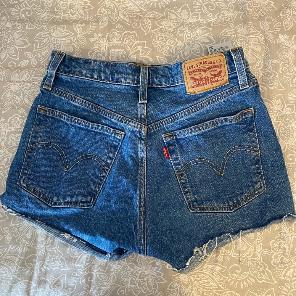 25” Levi’s 501 Jean Short